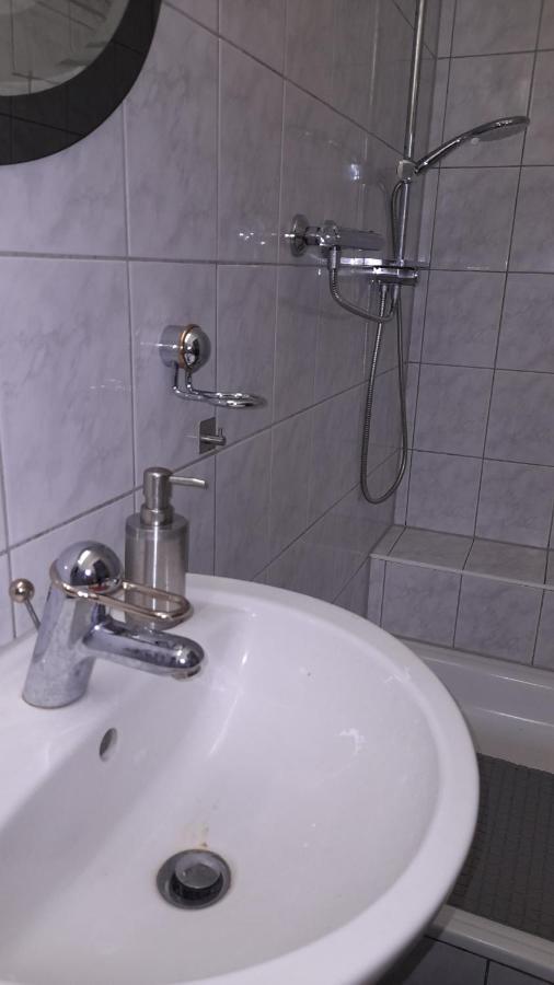 Schone 2Raumwohnung In Perfekter Lage Monchengladbach Ngoại thất bức ảnh